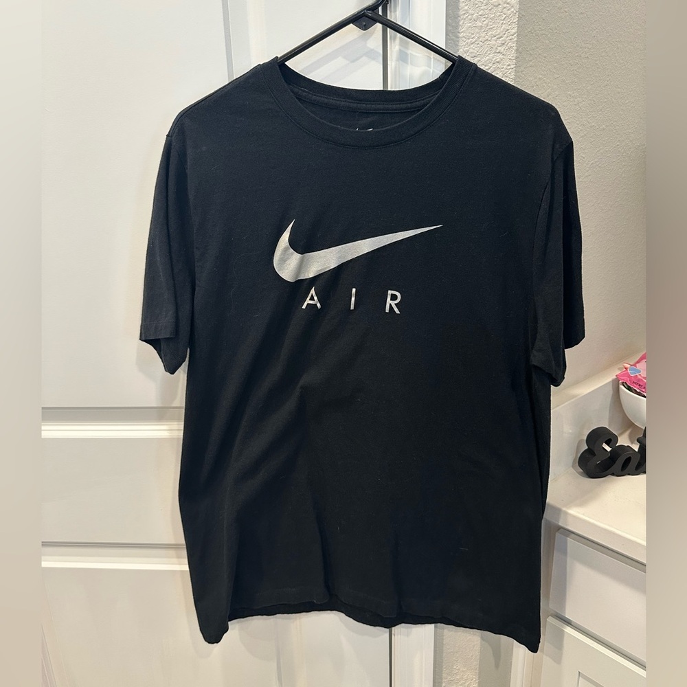 Men’s Nike Air Swoosh Black T, size L.
